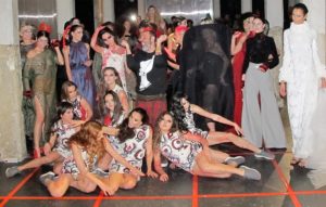 Fin del desfile-Momentos divertidos 